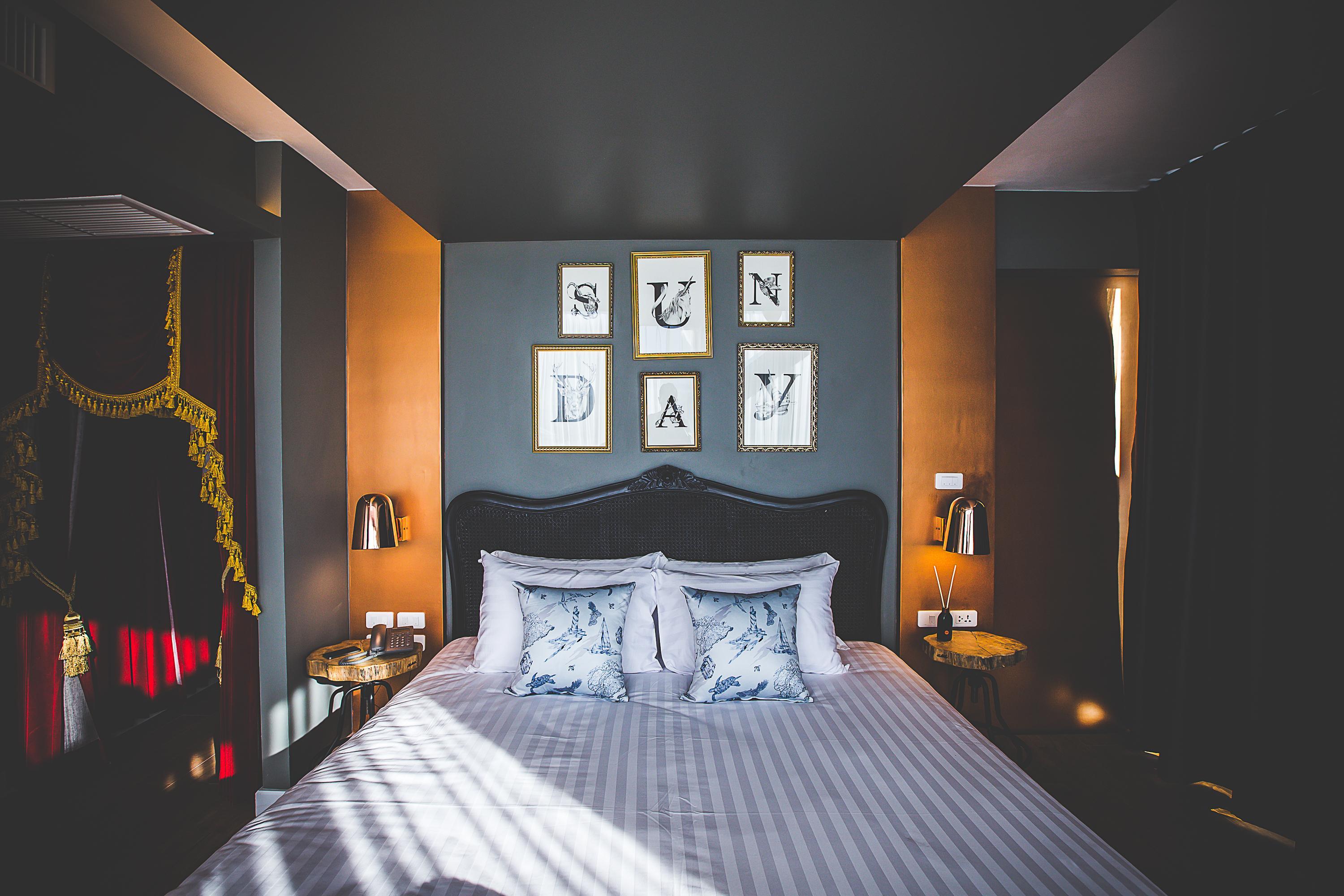 Art Mai Gallery Nimman Hotel Чиангмай Экстерьер фото A bedroom at the hotel