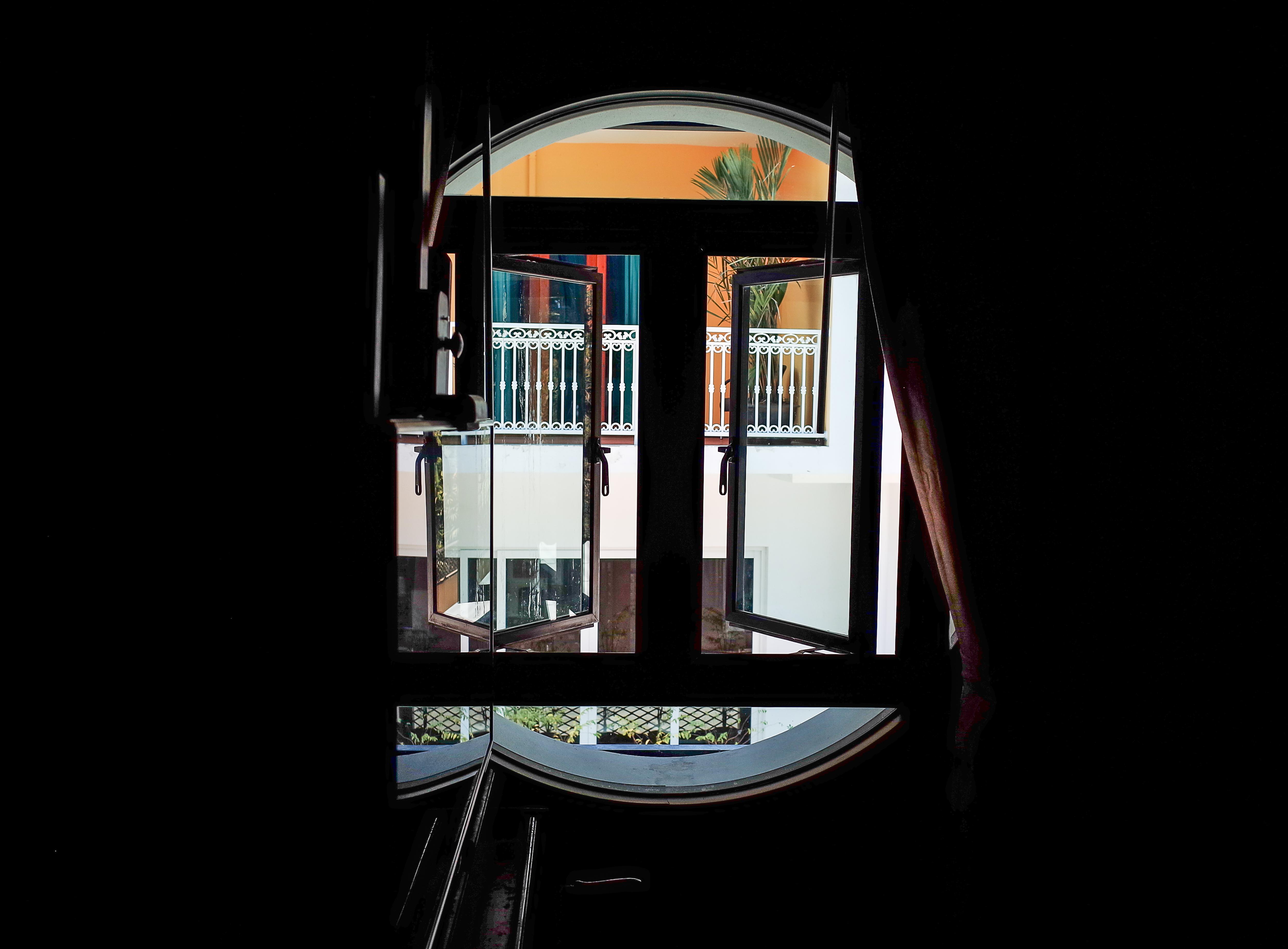 Art Mai Gallery Nimman Hotel Чиангмай Экстерьер фото The window of the house of the writer