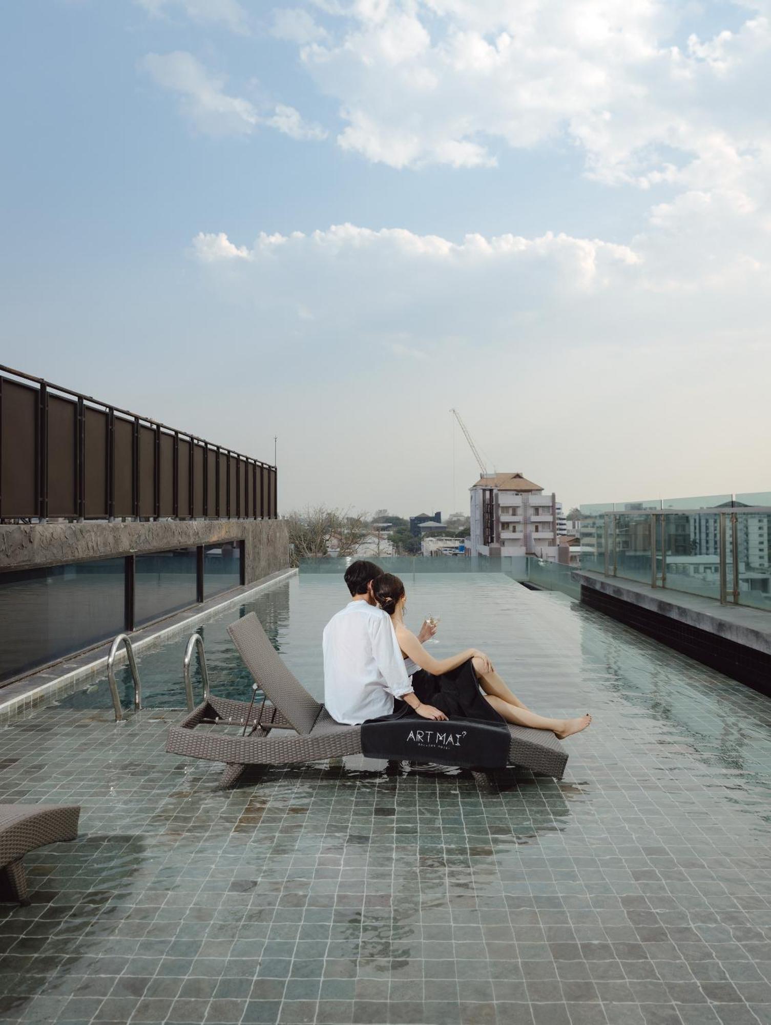 Art Mai Gallery Nimman Hotel Чиангмай Экстерьер фото Rooftop pool at the hotel