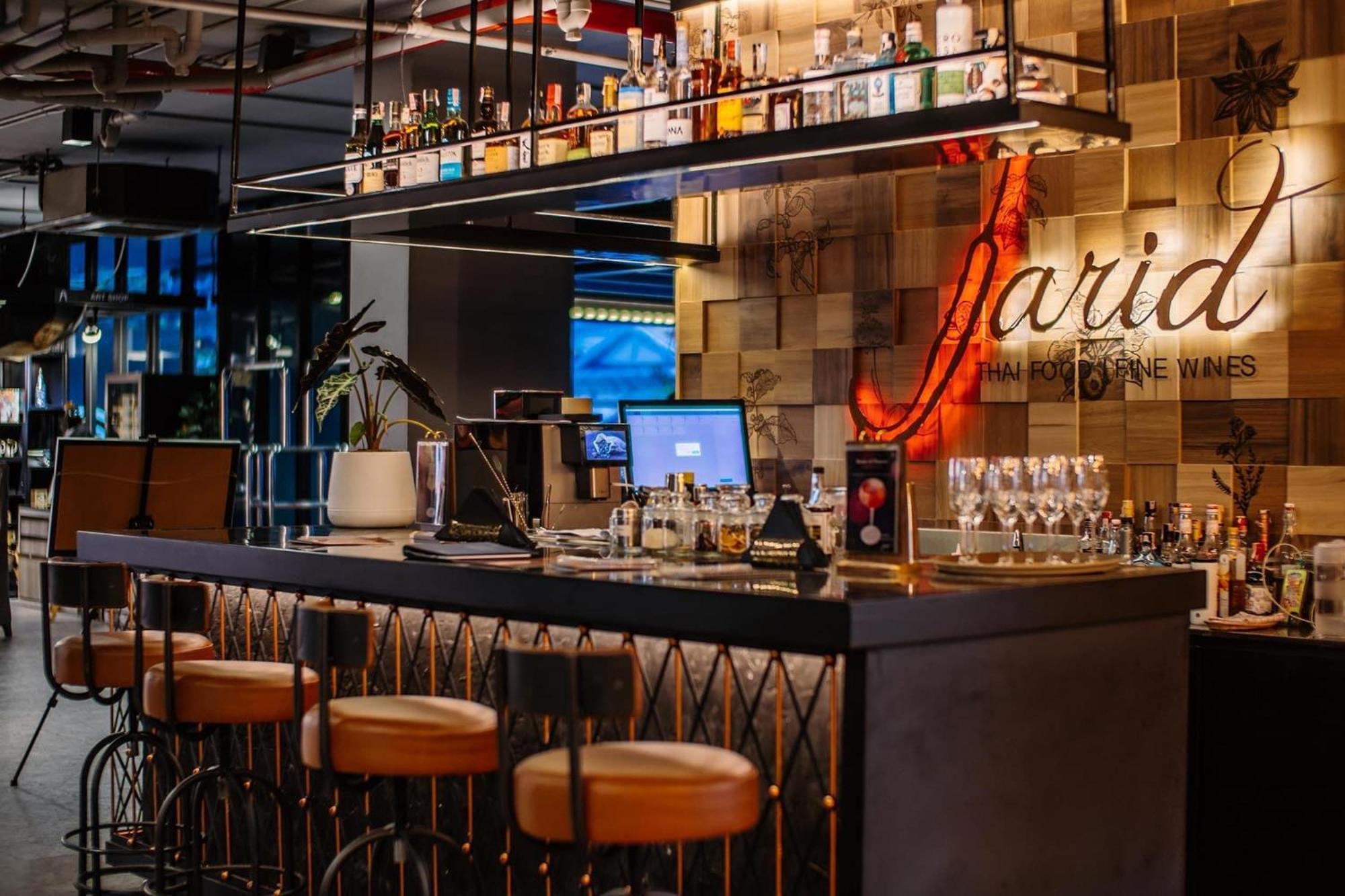 Art Mai Gallery Nimman Hotel Чиангмай Экстерьер фото The bar at the restaurant